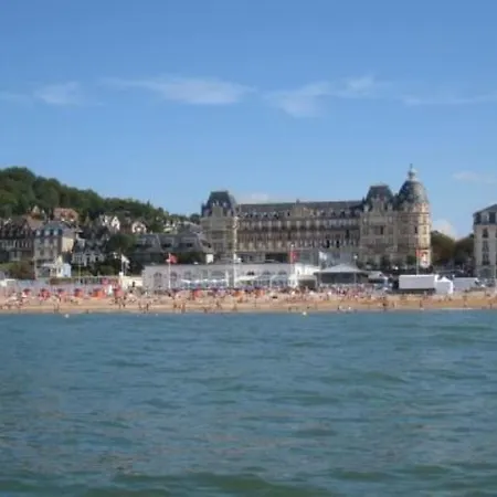 別荘 600m De La Calme Location Possible A Partir De 3 Nuitees, Pouvant Accueillir 6-8 Pers Activites Nautiques Randonnee Velo Peche Golf Casinos ディーブ・シュール・メール