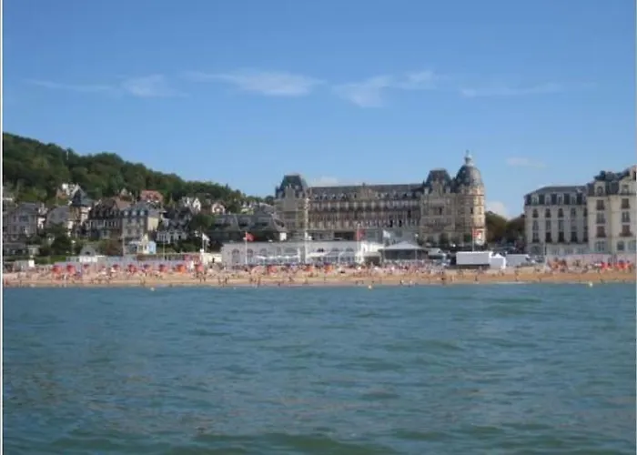 Holiday home Côte D'azur: Beachside Retreat With Nautical Adventures Dives-sur-Mer