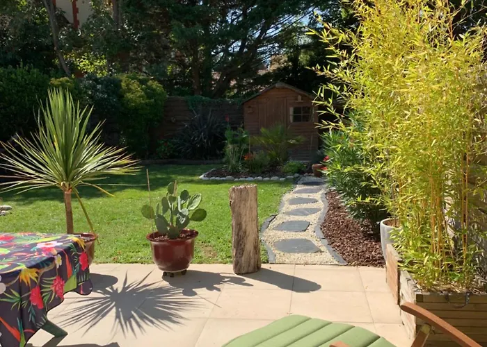 Holiday home Côte D'azur: Beachside Retreat With Nautical Adventures Dives-sur-Mer