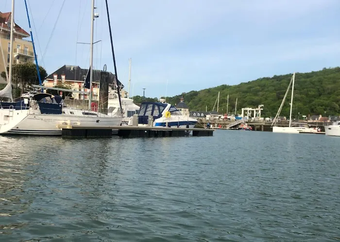 Côte D'azur: Beachside Retreat With Nautical Adventures Dives-sur-Mer